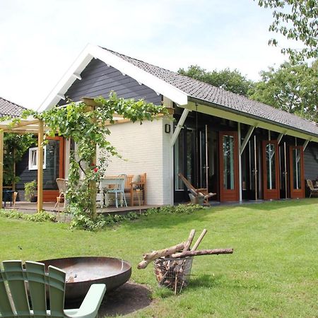 ErichemFamiliehuis De Betuwe Met Prive Kunstgras Tennisbaan En Sauna别墅 外观 照片