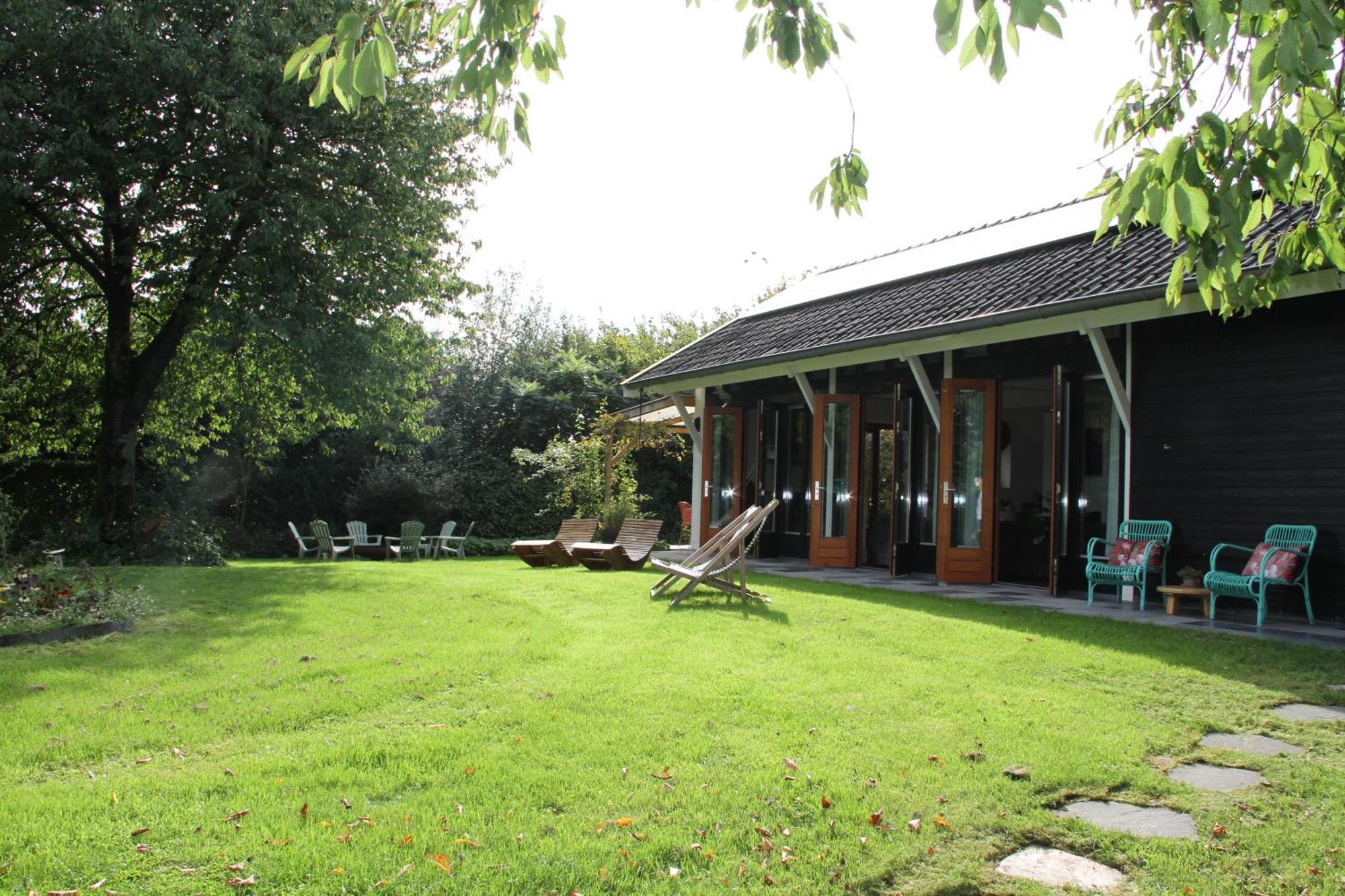 ErichemFamiliehuis De Betuwe Met Prive Kunstgras Tennisbaan En Sauna别墅 外观 照片